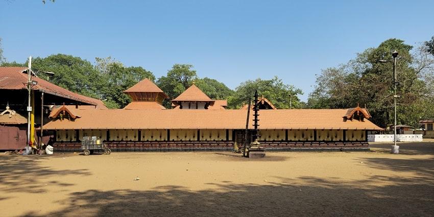 Thirunavaya Sree Nava Mukunda Temple